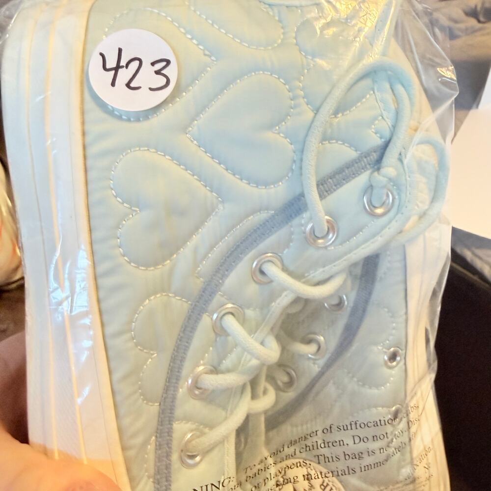 Converse Chuck Taylor High Top light Teal Blue Heart Quilted Shoes Womens 6 - Picture 3 of 9